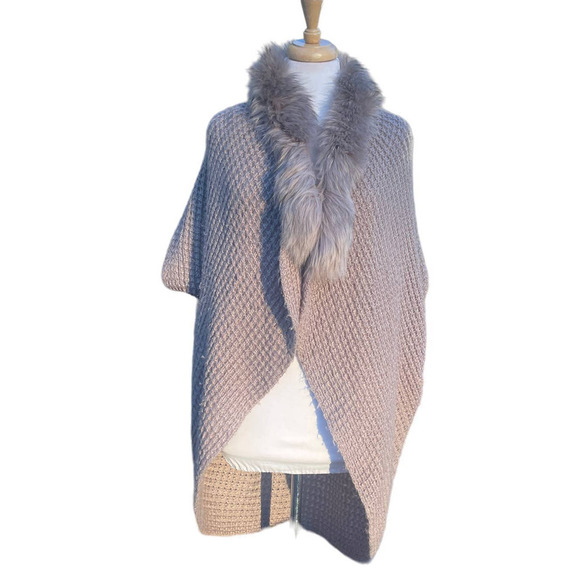 Linda Richards Luxury Fur Trimmed Mohair Cape Sweater - Picture 10 of 12